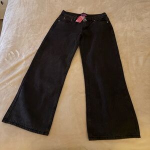 Edikted Petite Raelynn Washed Low Rise Jeans